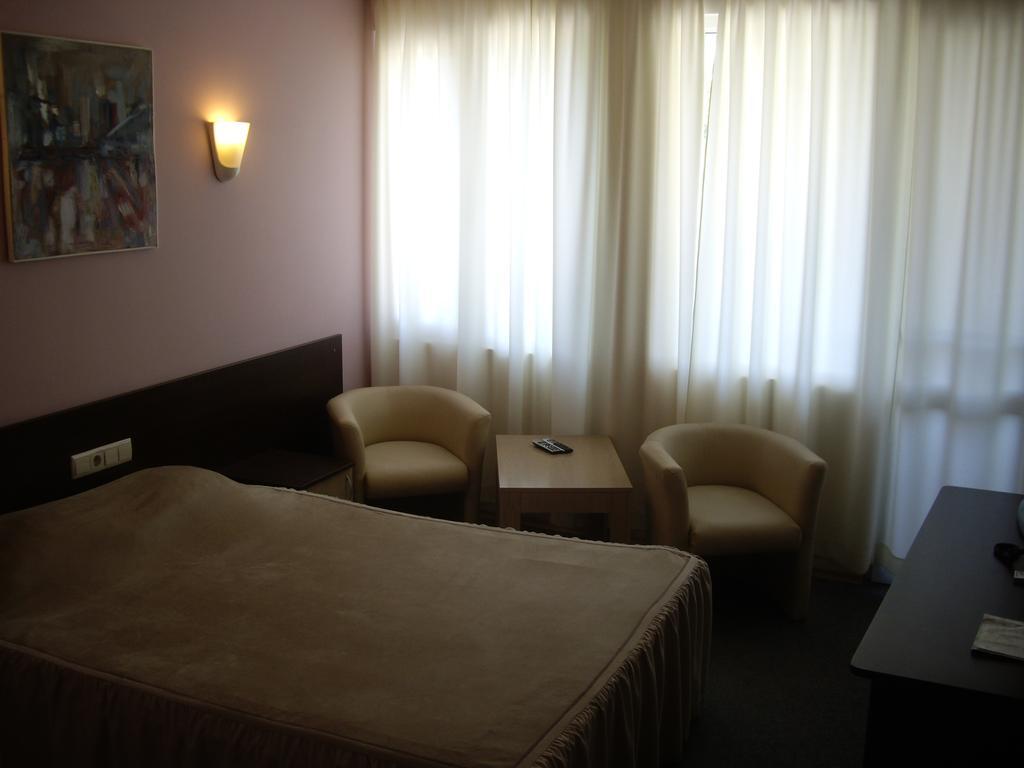 Family Hotel Avramov ヴィディン エクステリア 写真